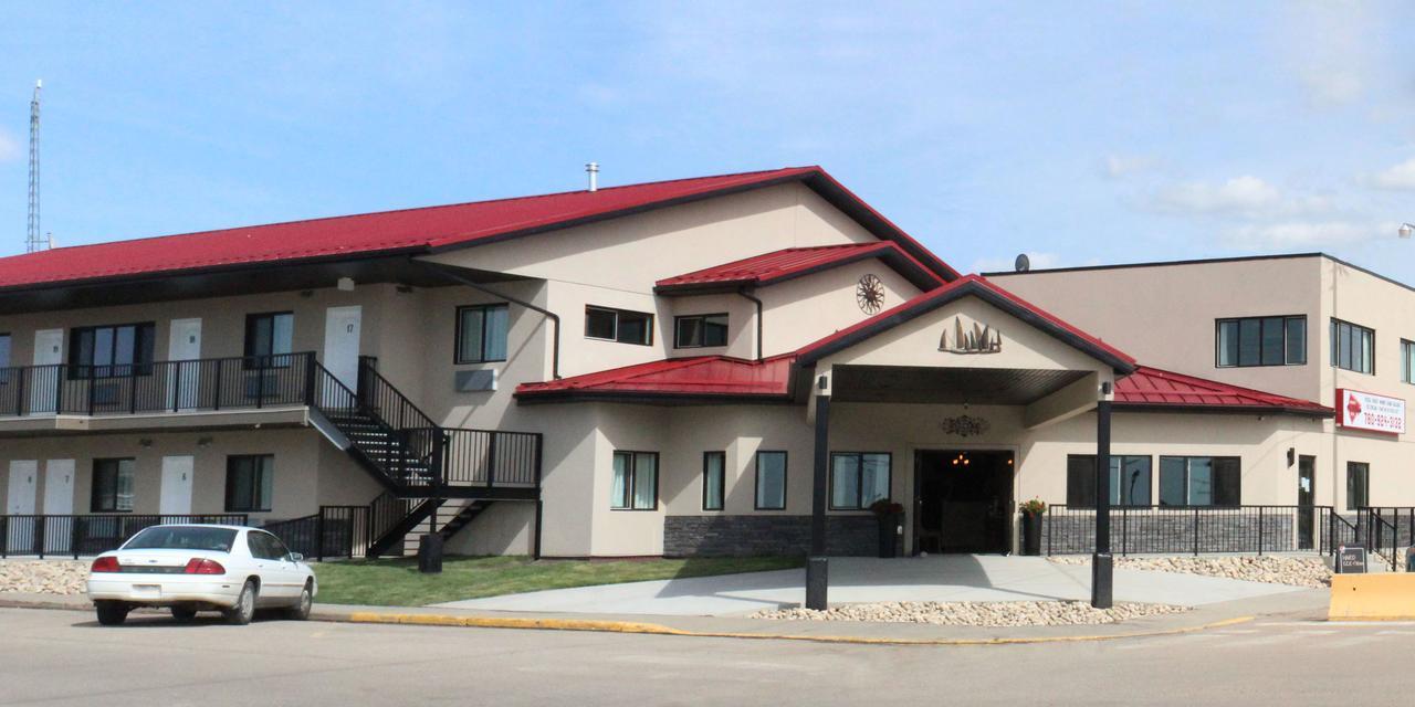 Alberta Beach Inn And Suites Exterior photo